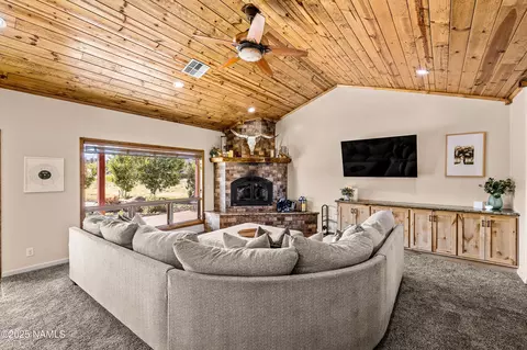 Living - 7507 Deville Ln, Flagstaff, AZ 86004 photo 4 of 5