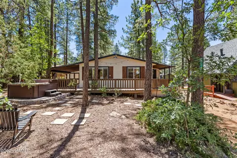 17445 S San Carlos Dr, Munds Park, AZ 86017