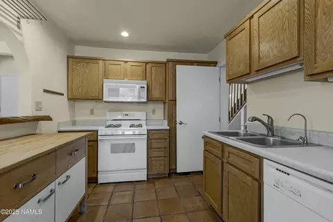 1905 E Mountain View Ave, Flagstaff, AZ 86004 photo 7