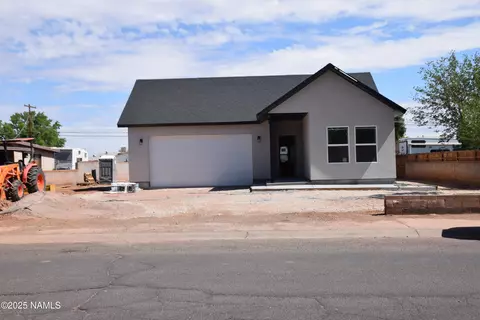 506 W Hillview St, Winslow, AZ 86047