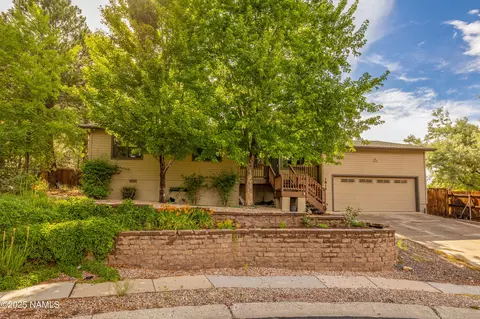 1815 Hornet Way, Flagstaff, AZ 86004