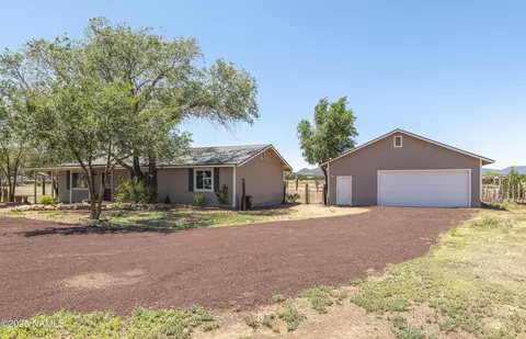 12355 Comstock Dr, Flagstaff, AZ 86004