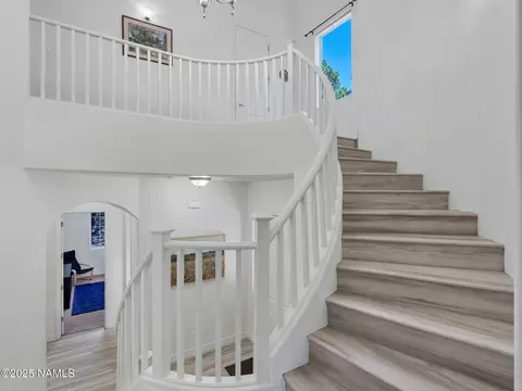 Entry Way - 1045 E Sterling Ln, Flagstaff, AZ 86005 photo 2 of 4
