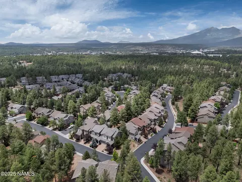 View/Area - 1045 E Sterling Ln, Flagstaff, AZ 86005 photo 5 of 6
