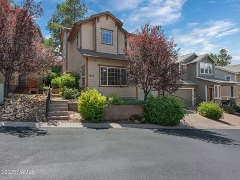 Exterior - 1045 E Sterling Ln, Flagstaff, AZ 86005 photo 4 of 9