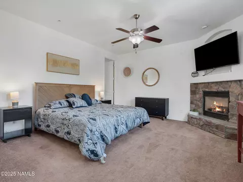 Bedroom - 1045 E Sterling Ln, Flagstaff, AZ 86005 photo 2 of 5