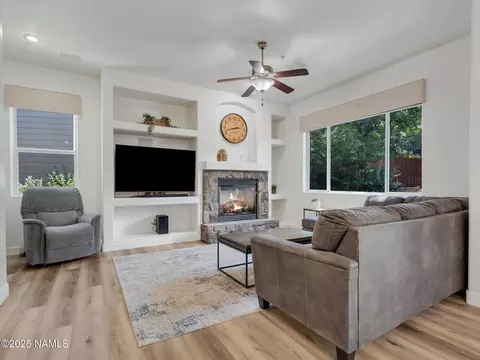 Living - 1045 E Sterling Ln, Flagstaff, AZ 86005 photo 1 of 1