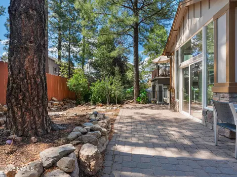 Exterior - 1045 E Sterling Ln, Flagstaff, AZ 86005 photo 6 of 9