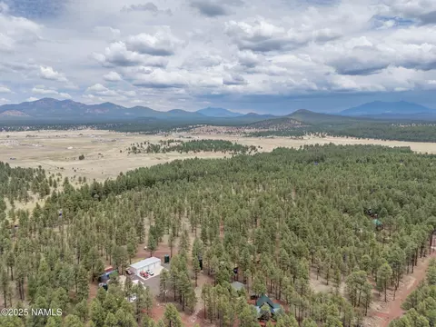 7418 E Robin Hood Rd, Williams, AZ 86046