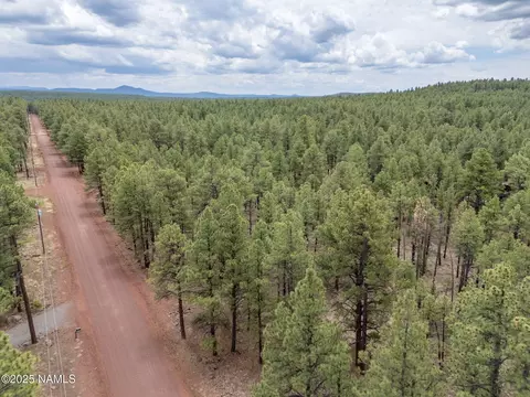 7454 E Robin Hood Rd, Williams, AZ 86046