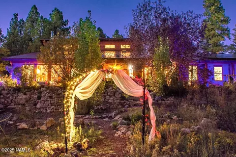 3148 Pioneer Trl, Flagstaff, AZ 86005