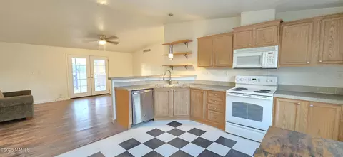 424 E Greenbrier Dr, Williams, AZ 86046 photo 13