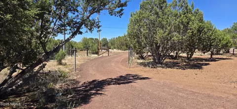 424 E Greenbrier Dr, Williams, AZ 86046