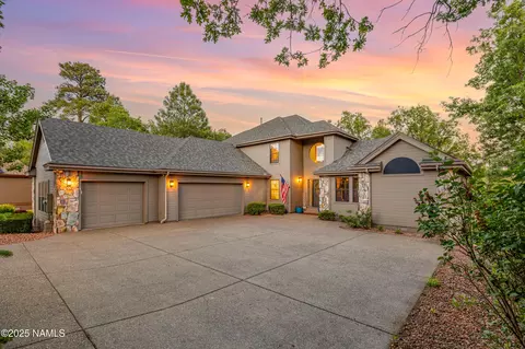 706 N Hulet Ln, Flagstaff, AZ 86004