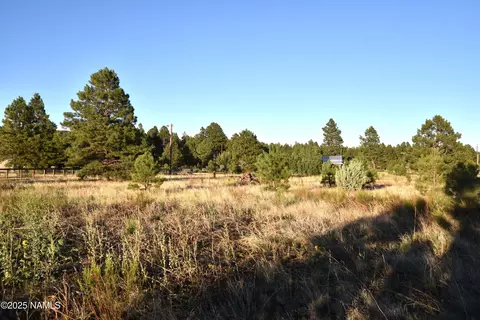 12339 E Old Route 66, Parks, AZ 86018
