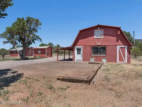 Exterior - 2941 E Hoctor Rd, Williams, AZ 86046 photo 4 of 8