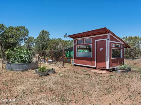 Exterior - 2941 E Hoctor Rd, Williams, AZ 86046 photo 7 of 8