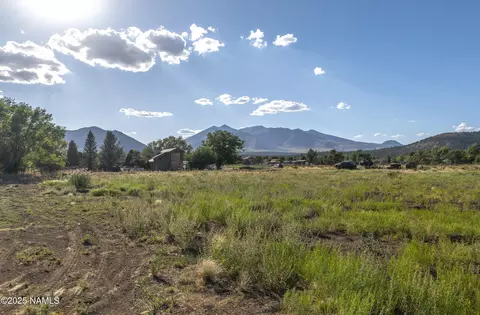 8350 Merilee Ln, Flagstaff, AZ 86004