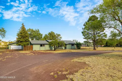 8755 Marys Dr, Flagstaff, AZ 86004