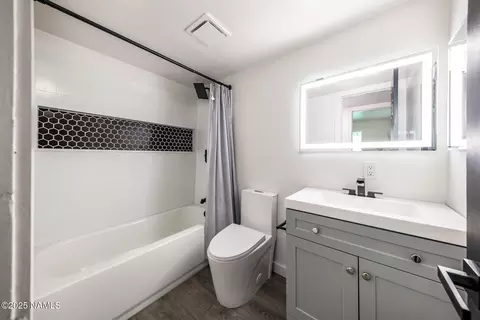 Bath - 3107 E Lockett Rd, Flagstaff, AZ 86004 photo 3 of 3