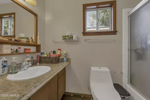 Bath - 2405 Eva Loop, Flagstaff, AZ 86004 photo 2 of 2