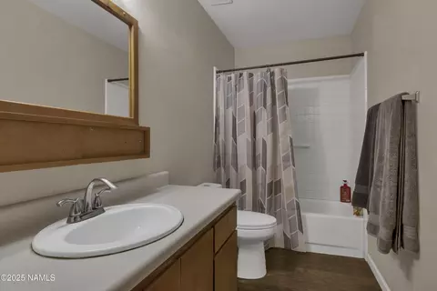 Bath - 2405 Eva Loop, Flagstaff, AZ 86004 photo 1 of 2