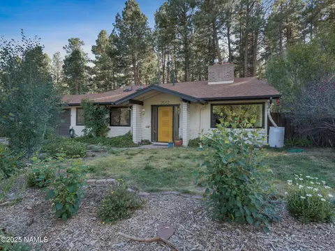 2012 N Crescent Dr, Flagstaff, AZ 86001