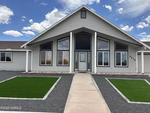 2216 Caddyshack Ln, Winslow, AZ 86047