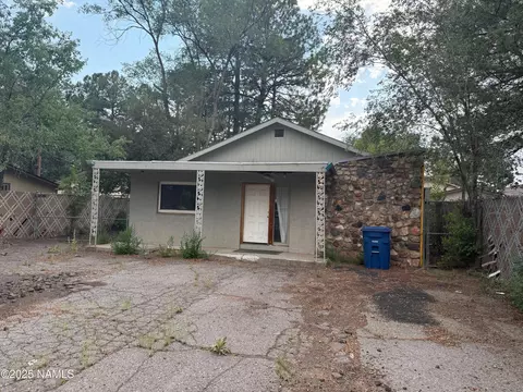 2717 N Center St, Flagstaff, AZ 86004