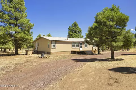 161 S Hot Rod Aly, Parks, AZ 86018