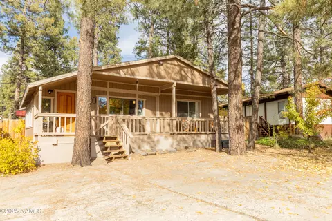 220 E Oak Dr, Munds Park, AZ 86017