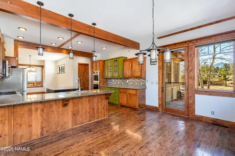Dining - 5835 Switchback Trl, Flagstaff, AZ 86004 photo 2 of 2