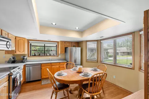 Kitchen - 6236 E Willow Loop, Flagstaff, AZ 86004 photo 6 of 6