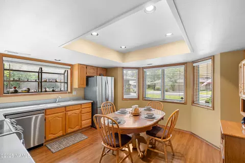 Kitchen - 6236 E Willow Loop, Flagstaff, AZ 86004 photo 5 of 6