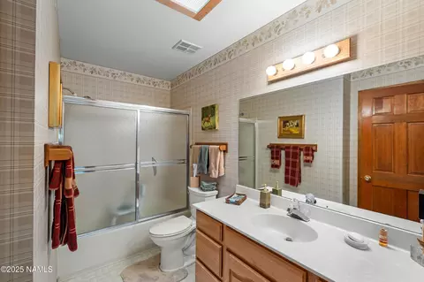 Bath - 6236 E Willow Loop, Flagstaff, AZ 86004 photo 3 of 3