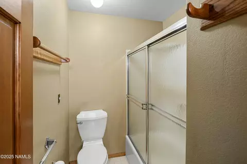 Bath - 6236 E Willow Loop, Flagstaff, AZ 86004 photo 2 of 3