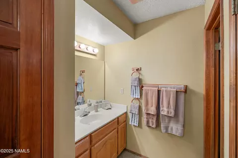 Bath - 6236 E Willow Loop, Flagstaff, AZ 86004 photo 1 of 3
