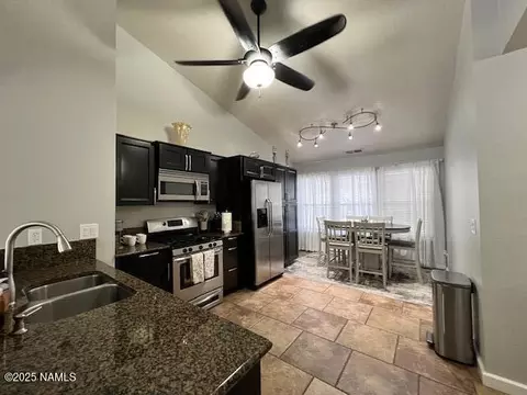 912 W Lil Ben Trl, Flagstaff, AZ 86005
