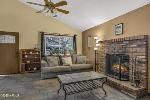 Living - 2625 Heidi Loop, Flagstaff, AZ 86004 photo 1 of 2