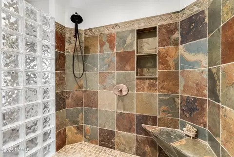 Bath - 1430 E Iris Trl, Flagstaff, AZ 86001 photo 3 of 5