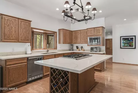 Kitchen - 1430 E Iris Trl, Flagstaff, AZ 86001 photo 2 of 3