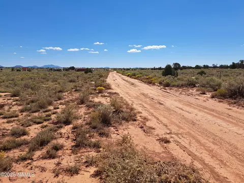 1070 E Rose Cir, Williams, AZ 86046 photo 2