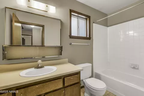 Bath - 2611 Jeffrey Loop, Flagstaff, AZ 86004 photo 3 of 3