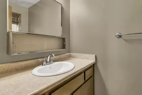 Bath - 2611 Jeffrey Loop, Flagstaff, AZ 86004 photo 1 of 3