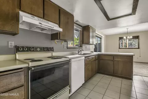 Kitchen - 2611 Jeffrey Loop, Flagstaff, AZ 86004 photo 4 of 4