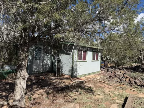 960 W Buck Dr, Williams, AZ 86046 photo 2