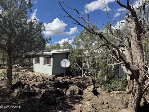 960 W Buck Dr, Williams, AZ 86046 photo 3