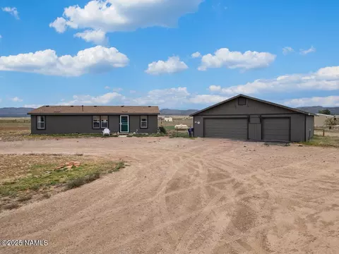 26895 N Champagne Ln, Paulden, AZ 86334
