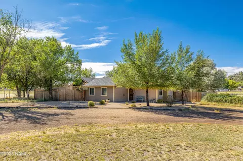 9100 Starfield Rd, Flagstaff, AZ 86004