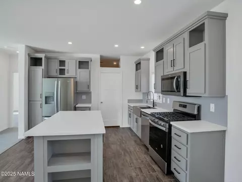 393 E Greenbriar Dr, Williams, AZ 86046 photo 5